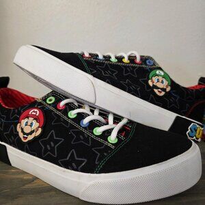 Super Mario Canvas Lace-Up Sneakers Size 8, fits Women's 9 1/2 NWT